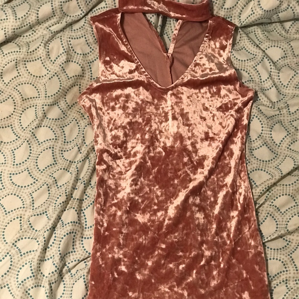 Skin tight velvet dress with a neck choker